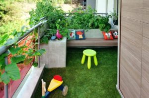rumput-sintetis-balkon