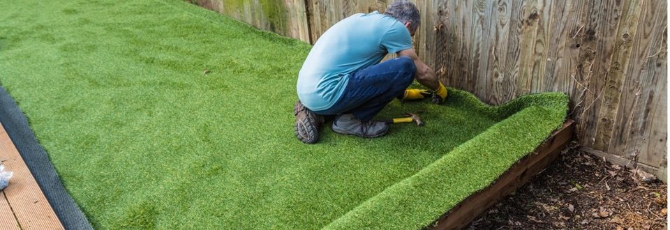 3 Langkah Cara Pasang Rumput Sintetis Outdoor