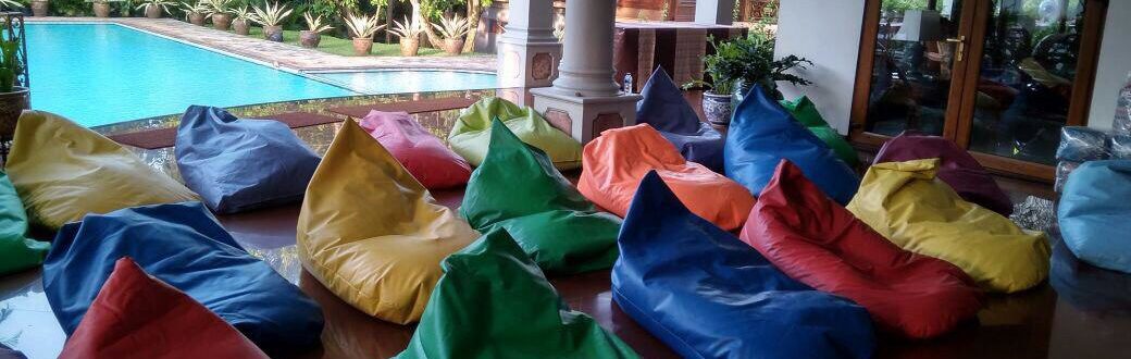Event BeanBag Tepi Kolam Renang